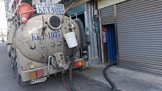 台南清理化糞池抽水肥社區住家厠所馬桶不通 抽水肥 清理化糞池