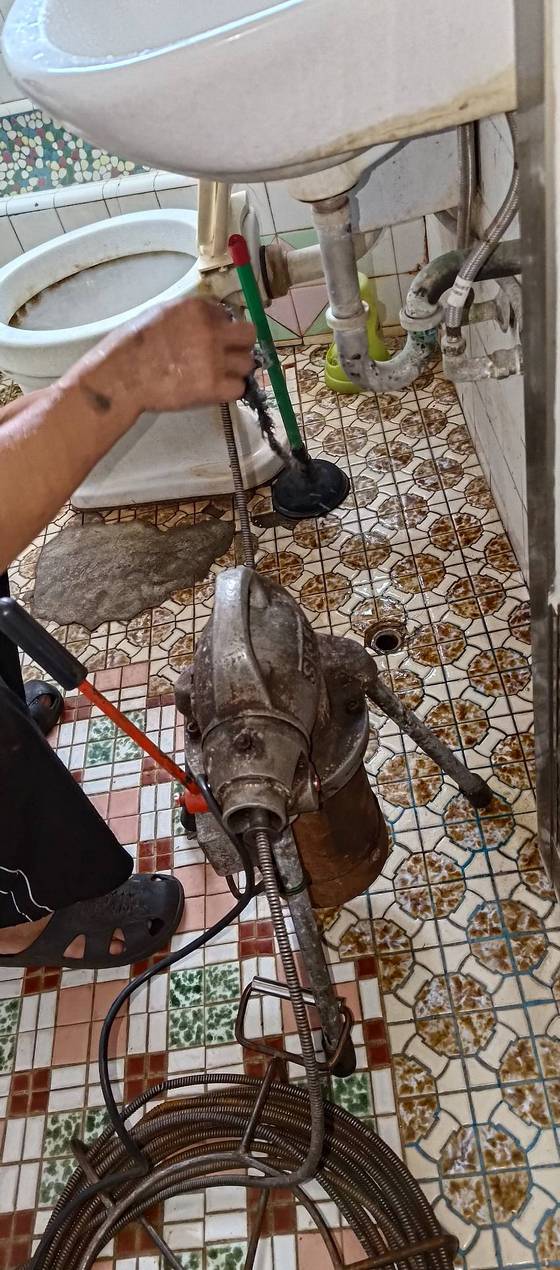 台南通水管-疏通浴室排水管