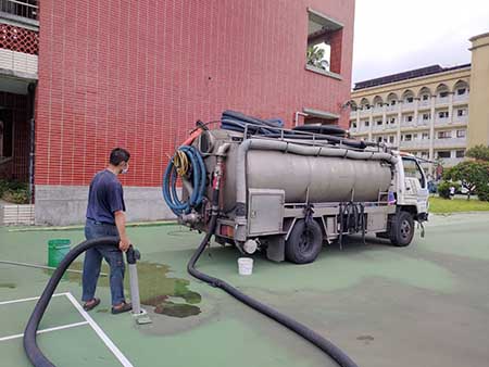 台南抽水肥-台南學校抽水肥 機關抽肥 清理化糞池 定期清運